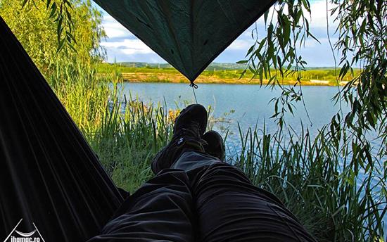 Trei hamace OK la pescuit